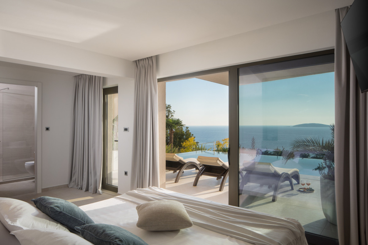 Villa Bevel