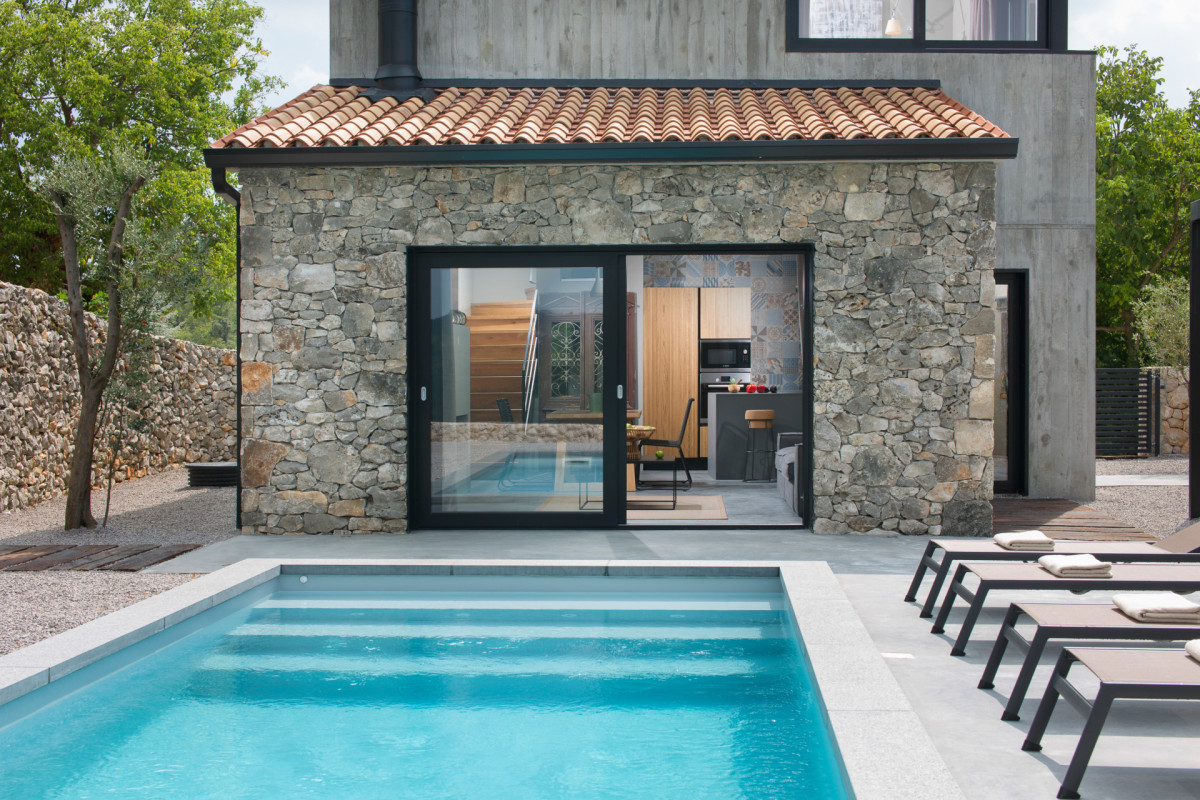 Villa Iron Lady