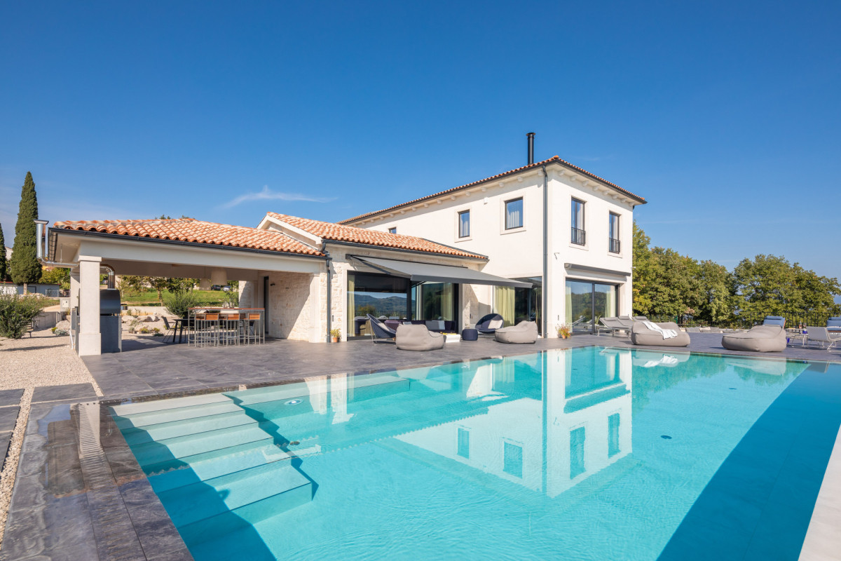 Villa Cypress Hill