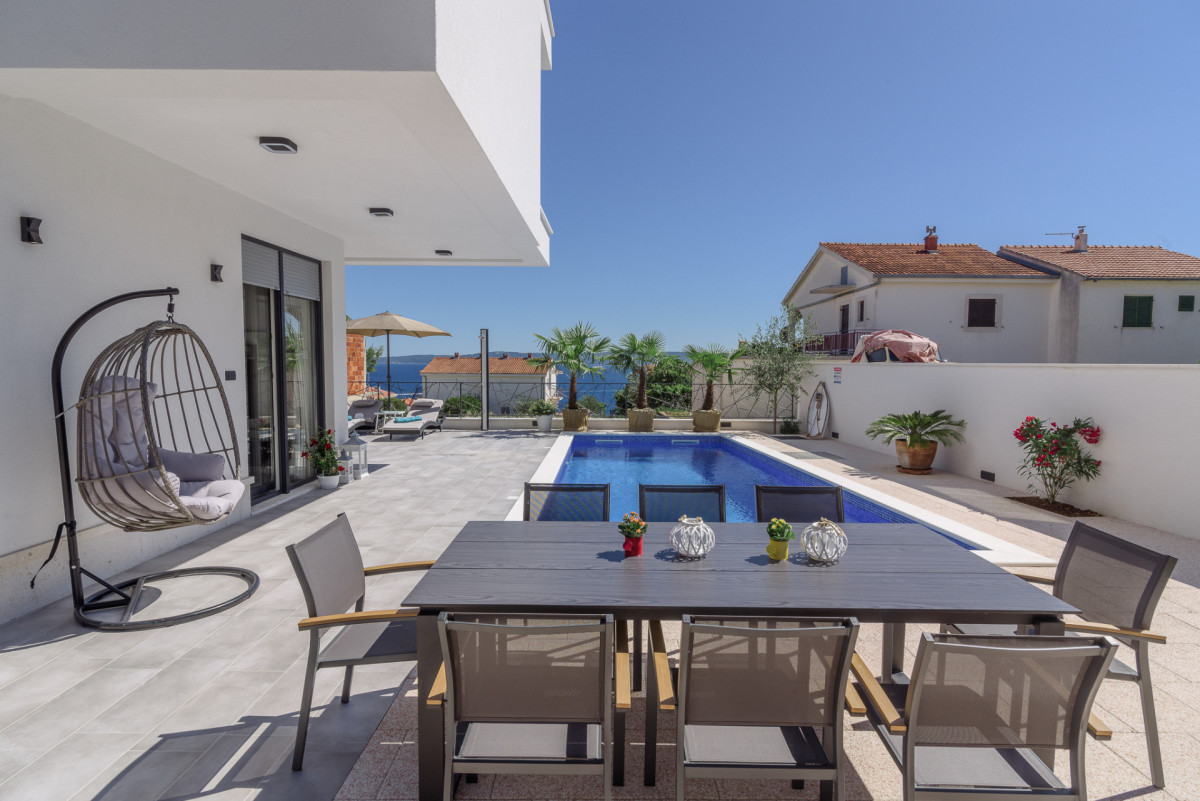 Seaview Villa Adria