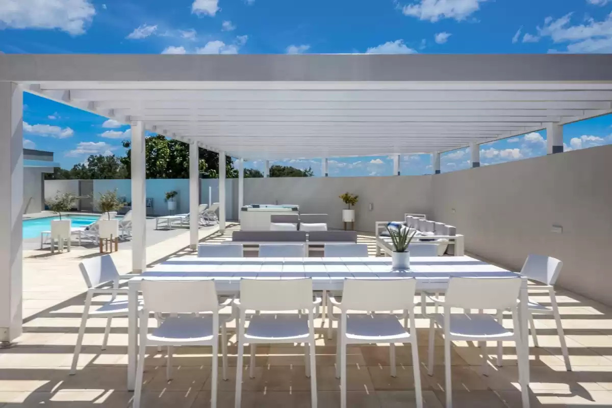 Villa White Garden