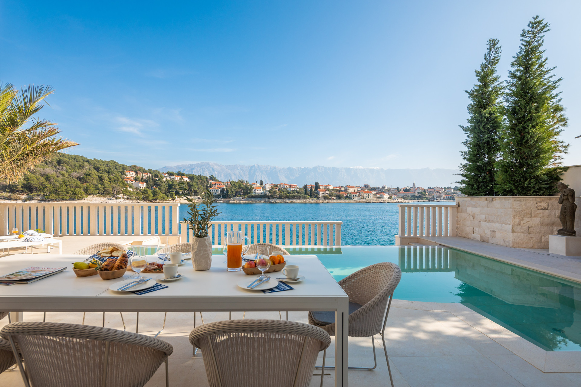 Beachfront Villa More on Brac island