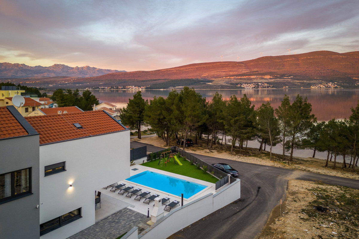 Villa Pine