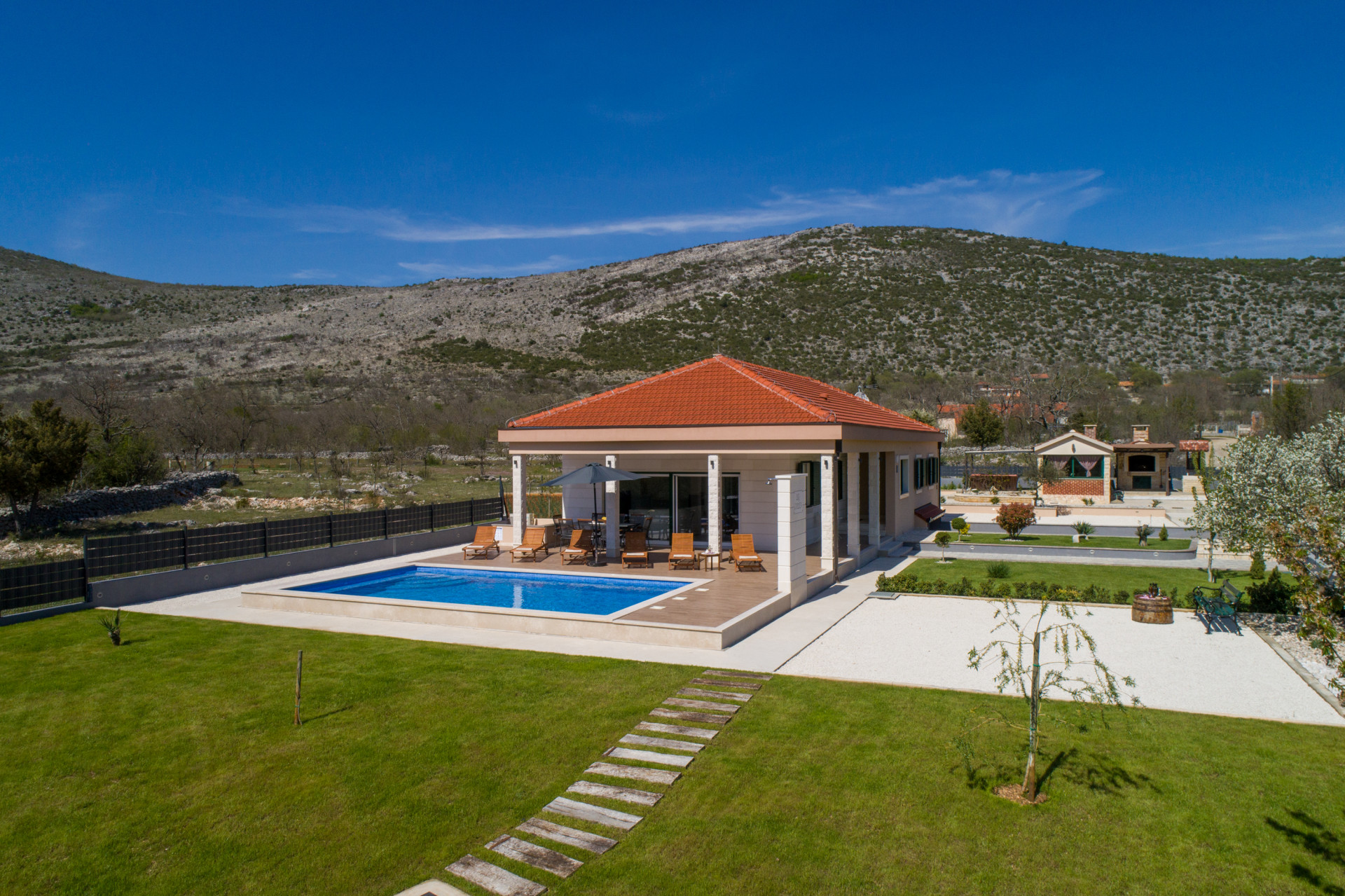 Villa Nar
