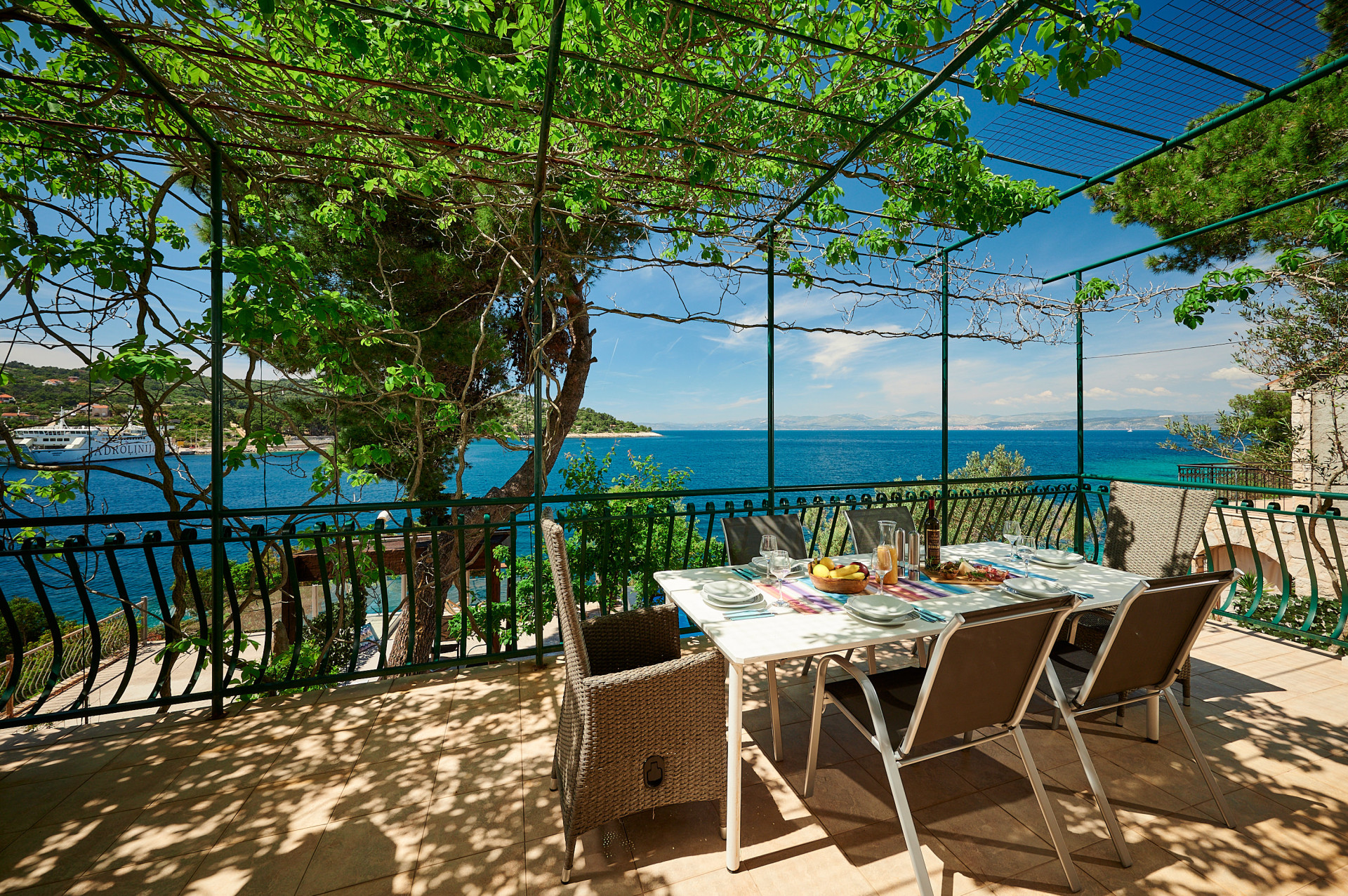 Villa Mistral with a seaview