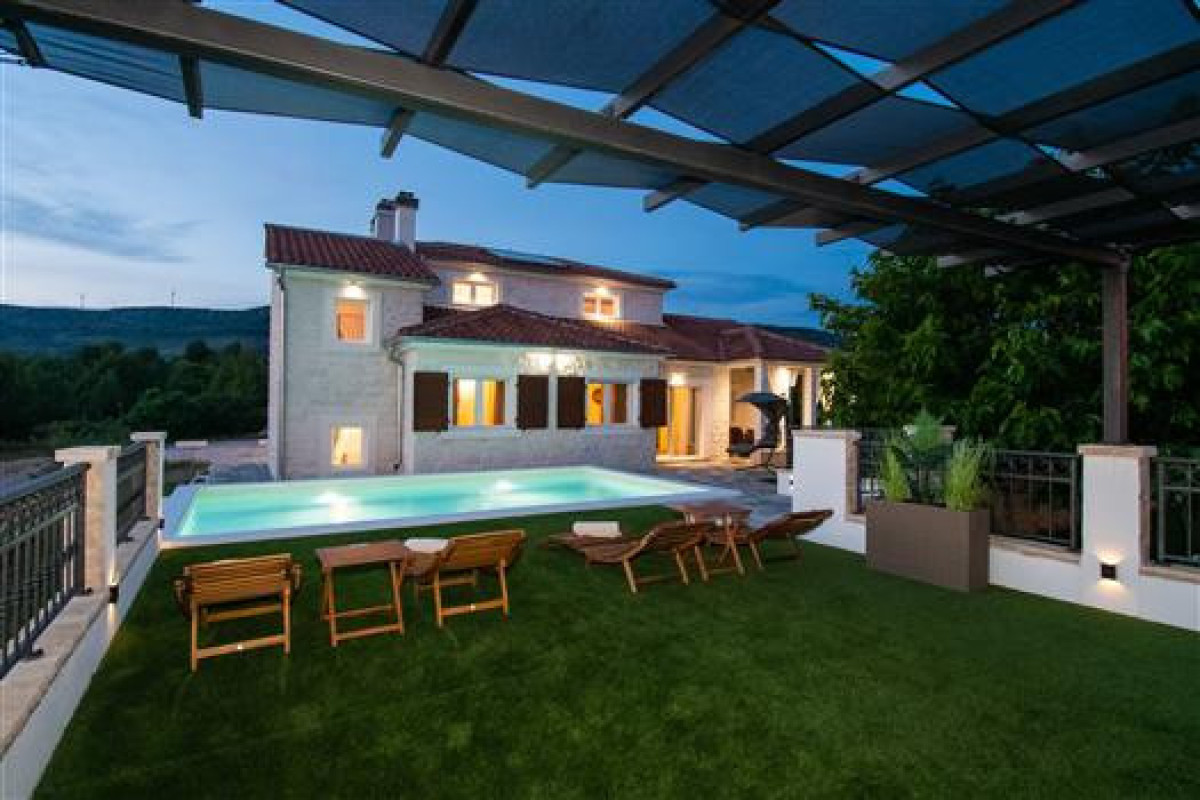 Villa Whitestone