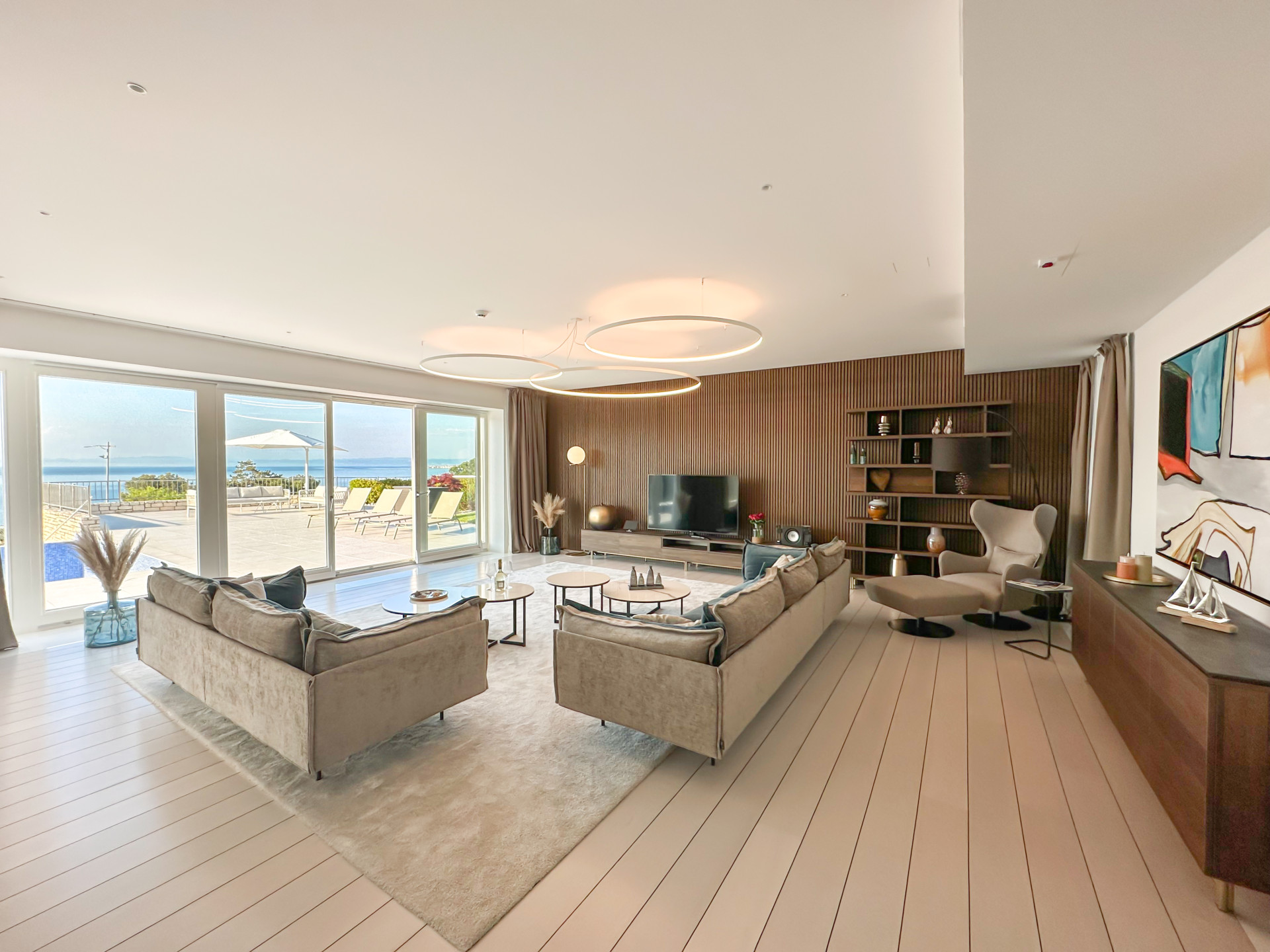 Beachfront Villa Madonna