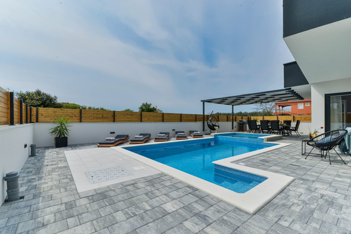 Villa JoMaNi