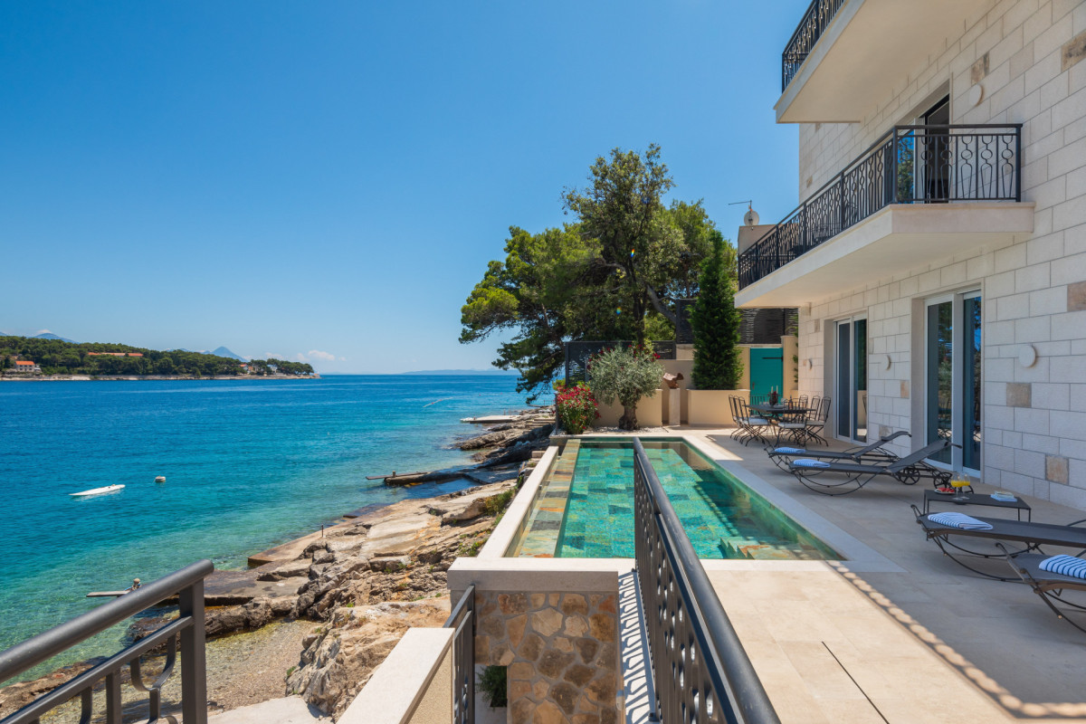 Beachfront Villa Stara on Brač island