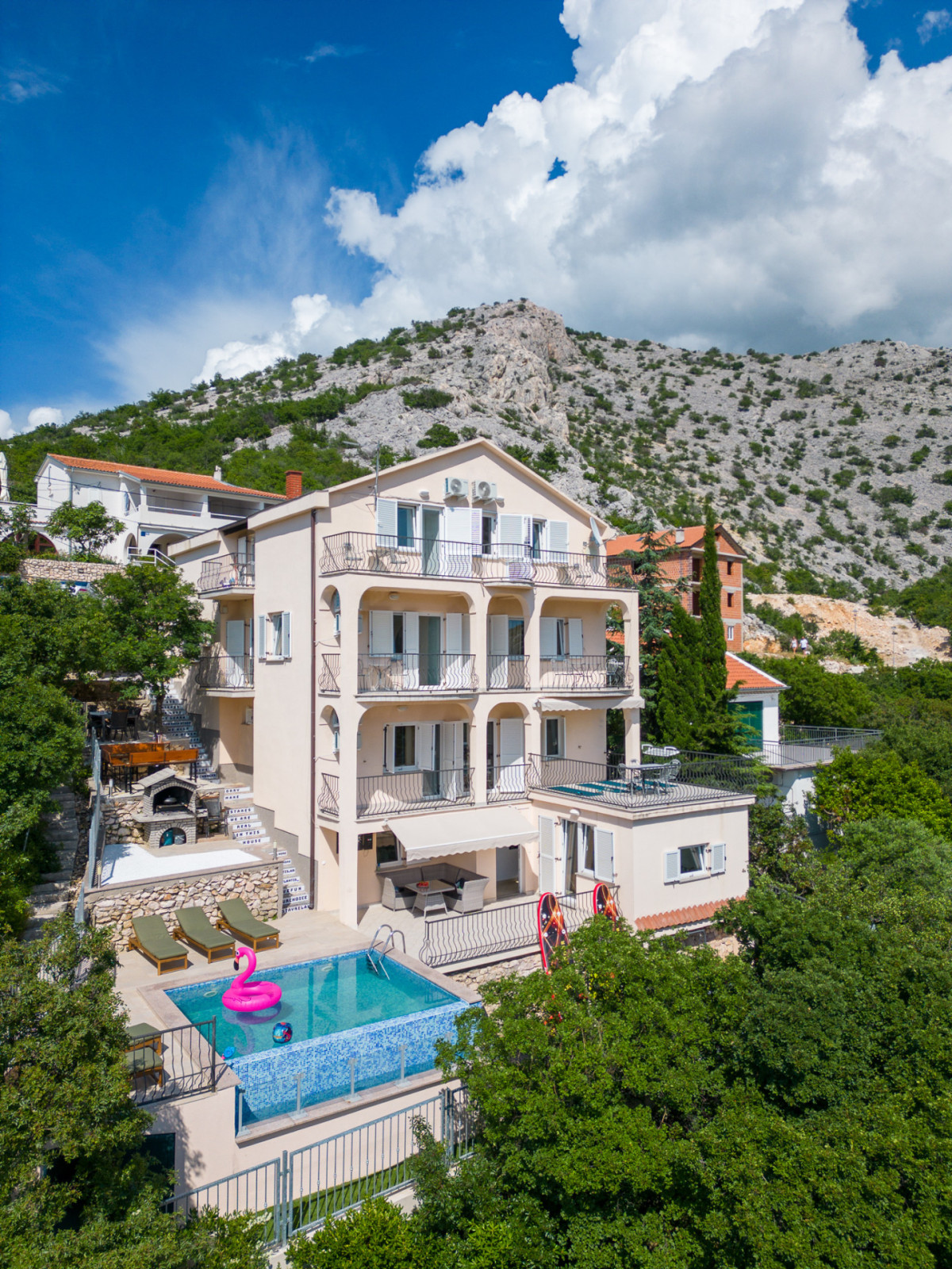 Villa Atlantis & More