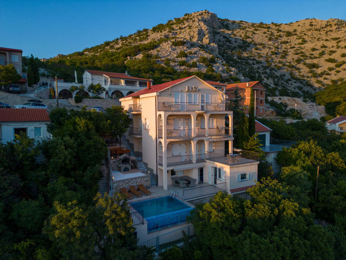 Villa Atlantis & More