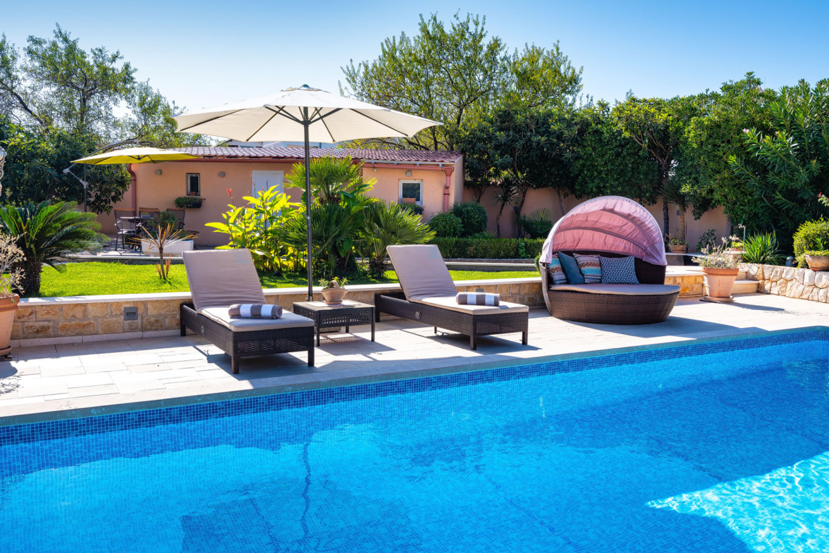 Villa Navis