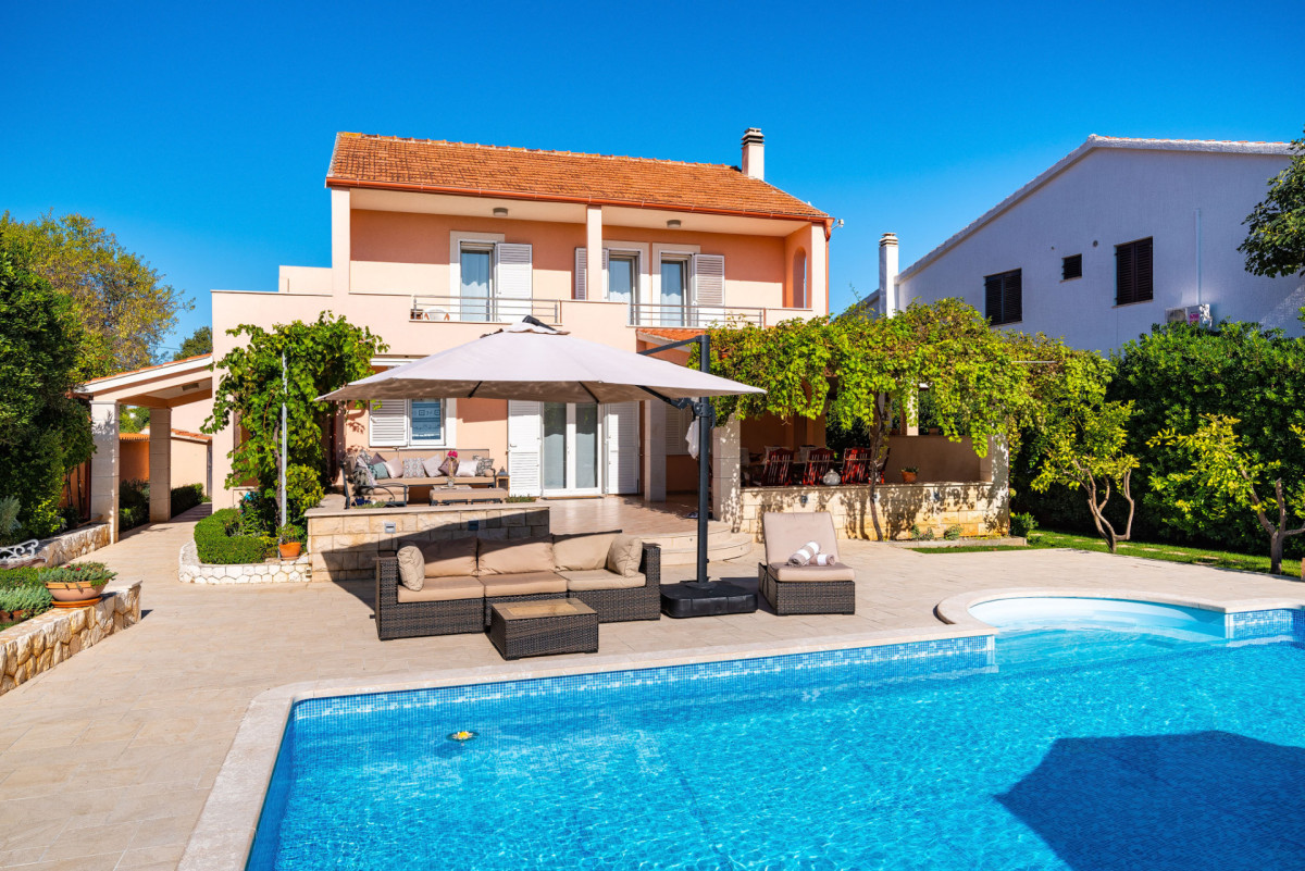 Villa Navis