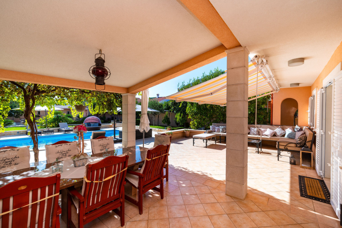 Villa Navis