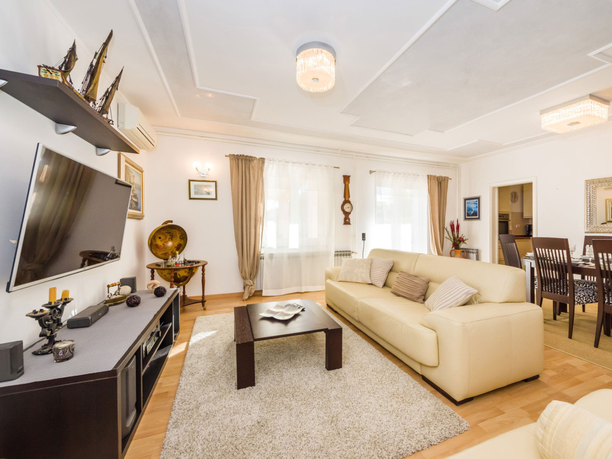 Villa Navis