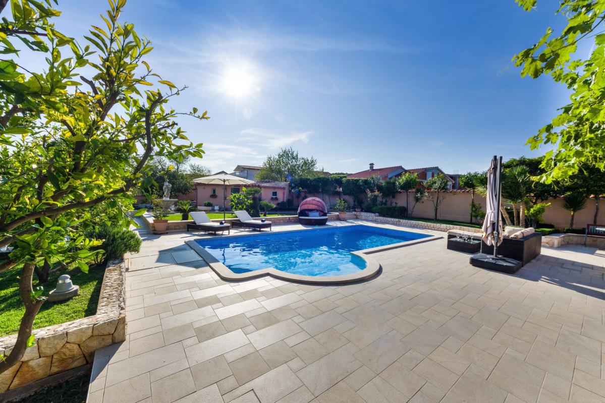Villa Navis
