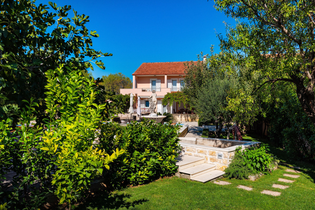 Villa Navis