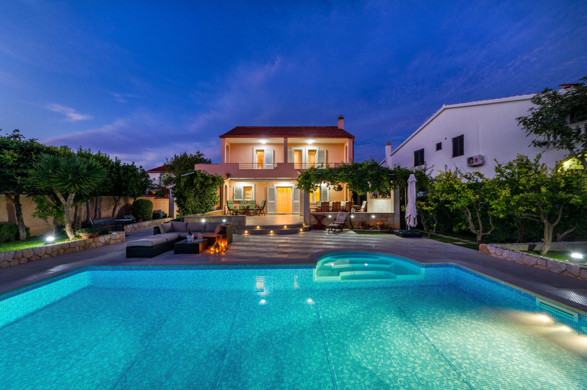 Villa Navis