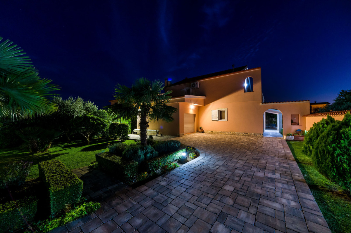 Villa Navis