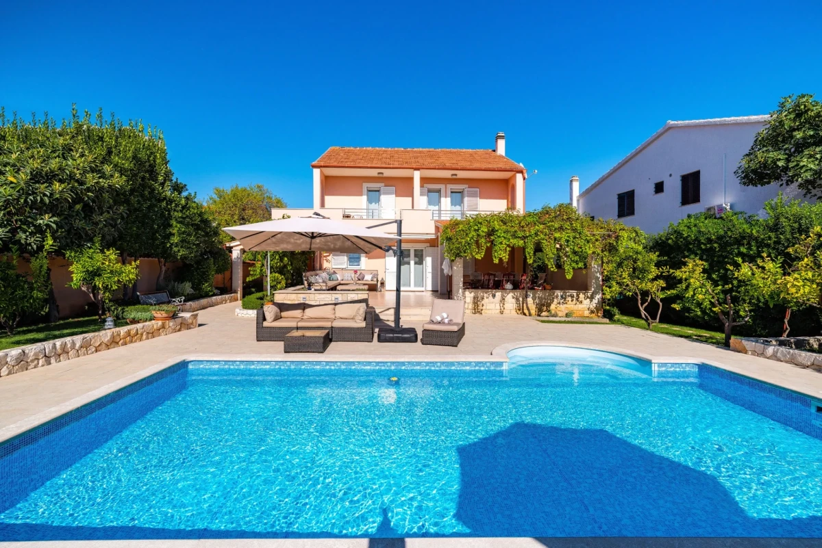 Villa Navis