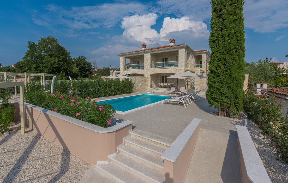 Villa Cypressa