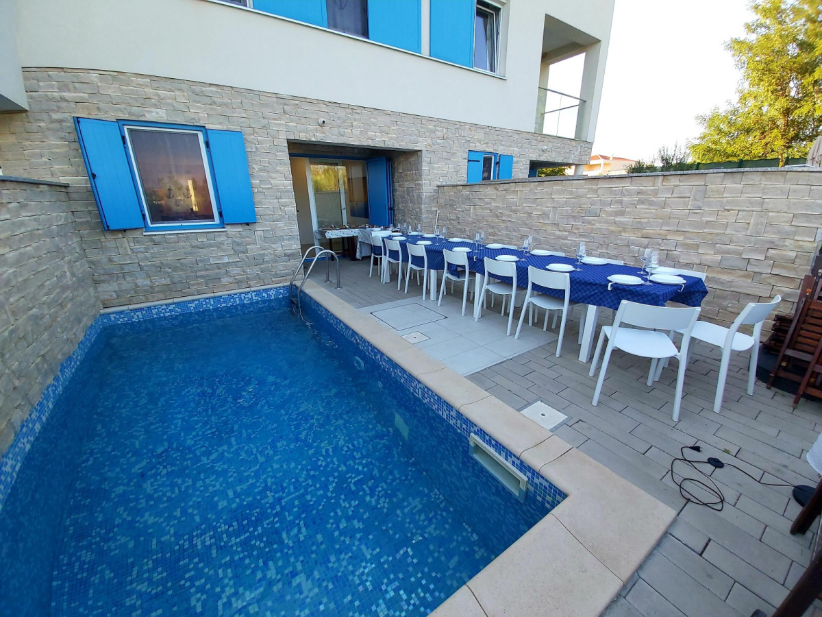 Villa Orchid & Palme