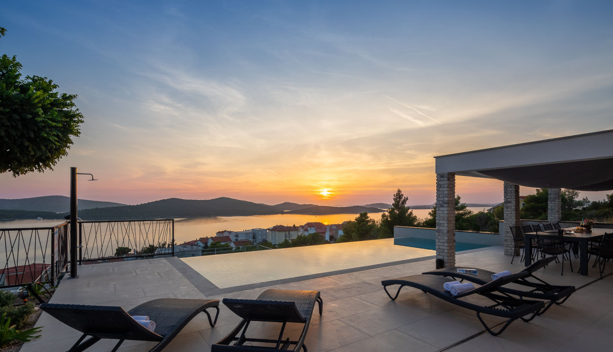 Villa Grc