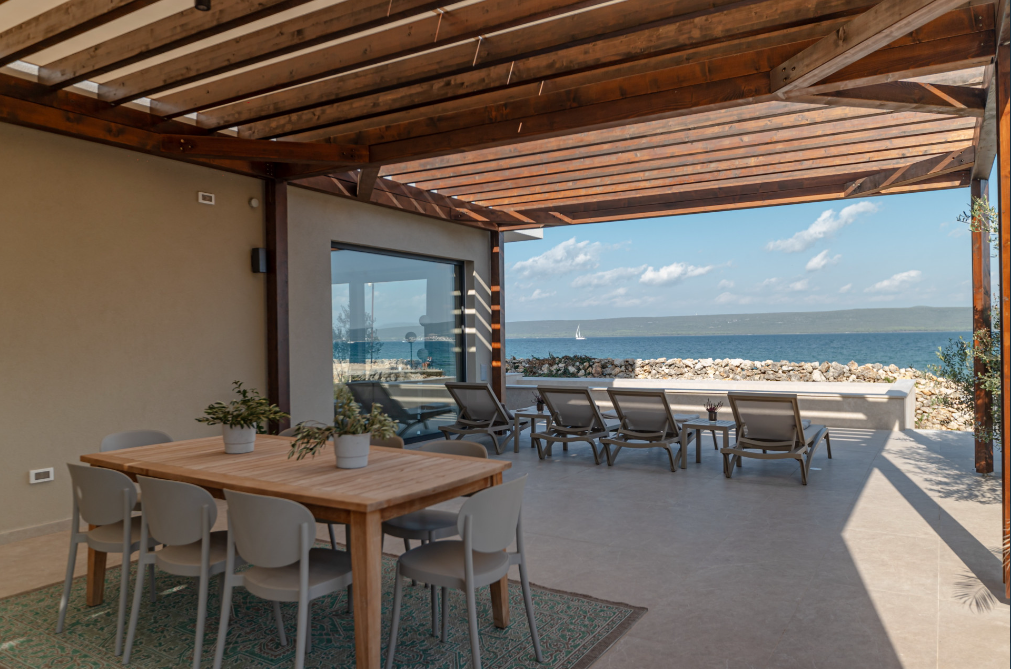 villa Courtside on island Pašman