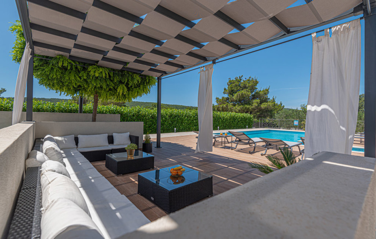 Villa B4