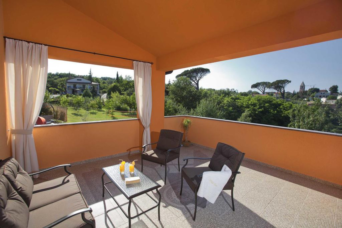 Villa Diora