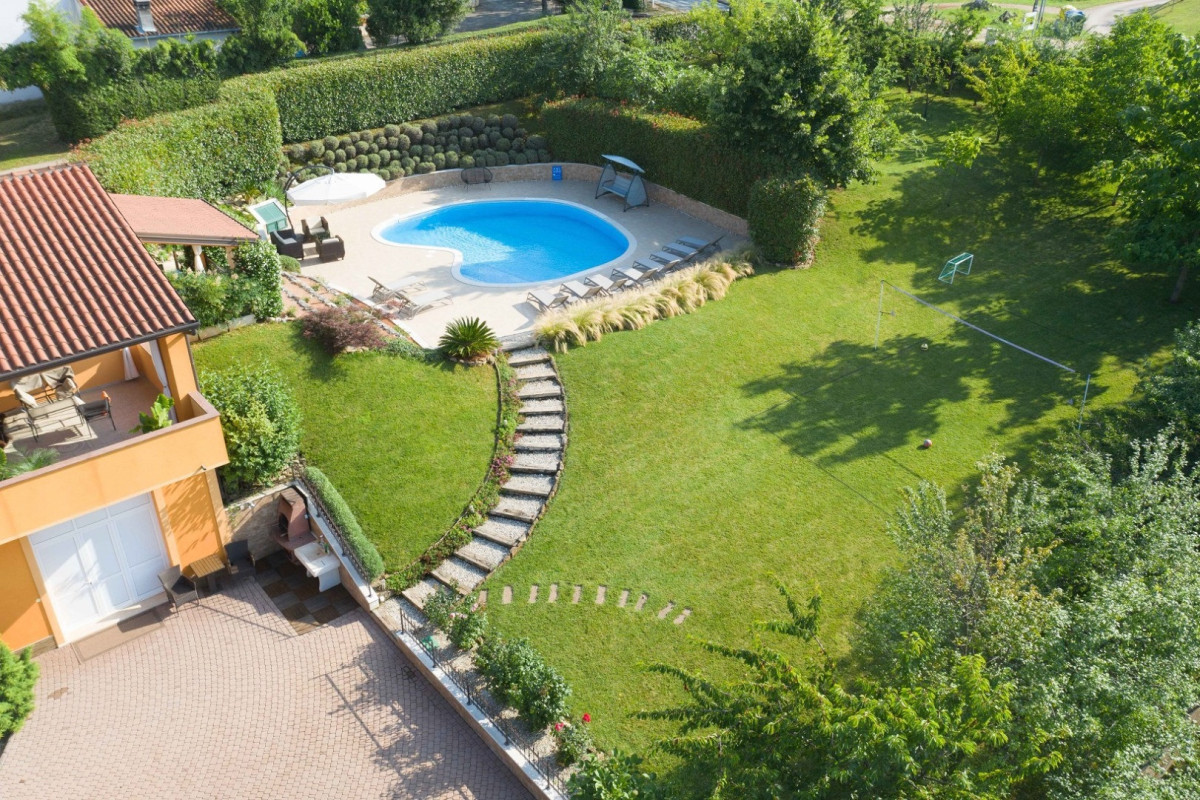 Villa Diora