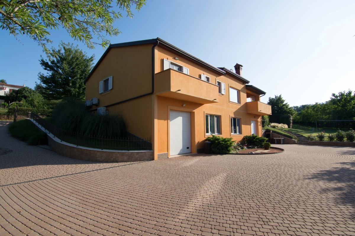 Villa Diora