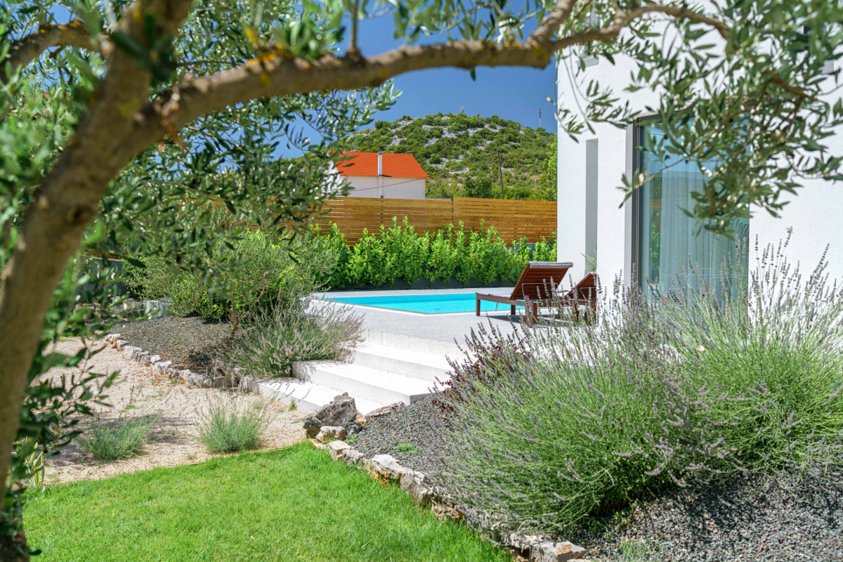 Villa O