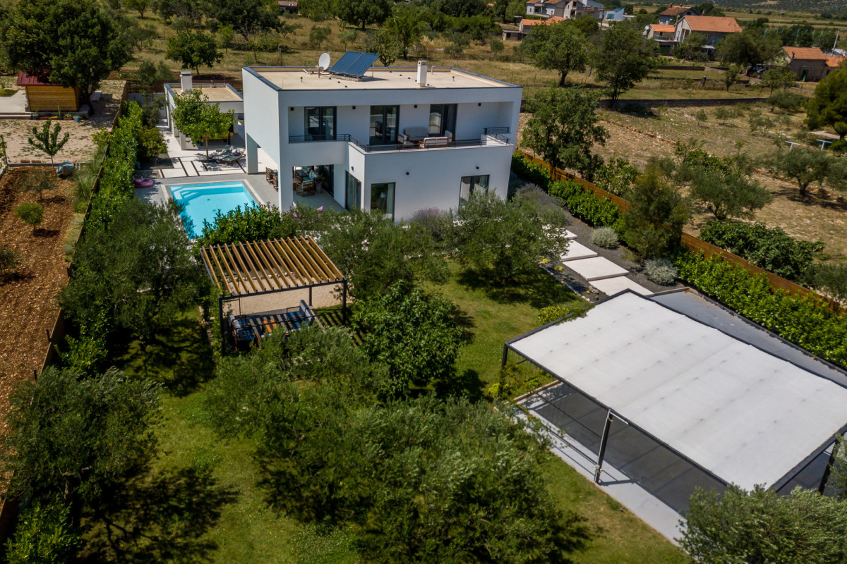 Villa O