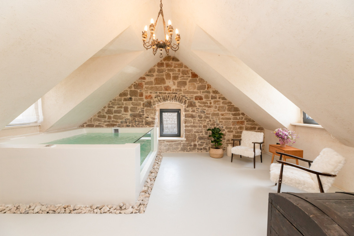 Villa She House