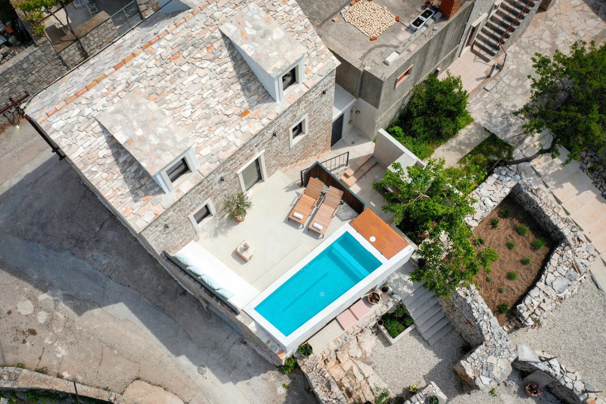 Villa She House