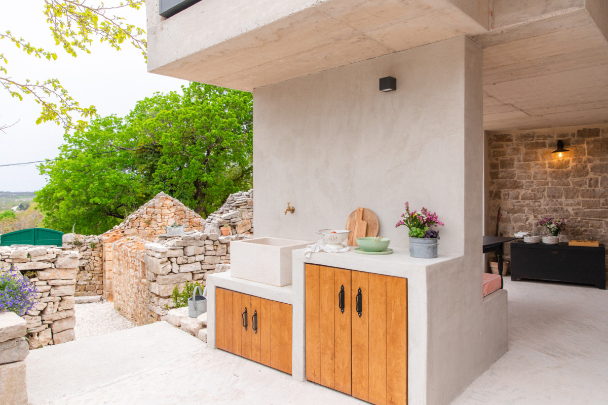 Villa She House
