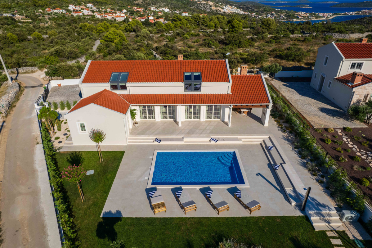 Villa Cypress Estate