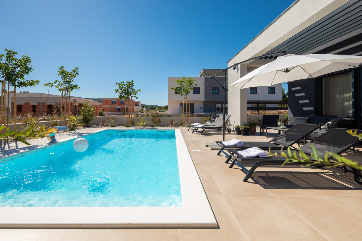 Villa M