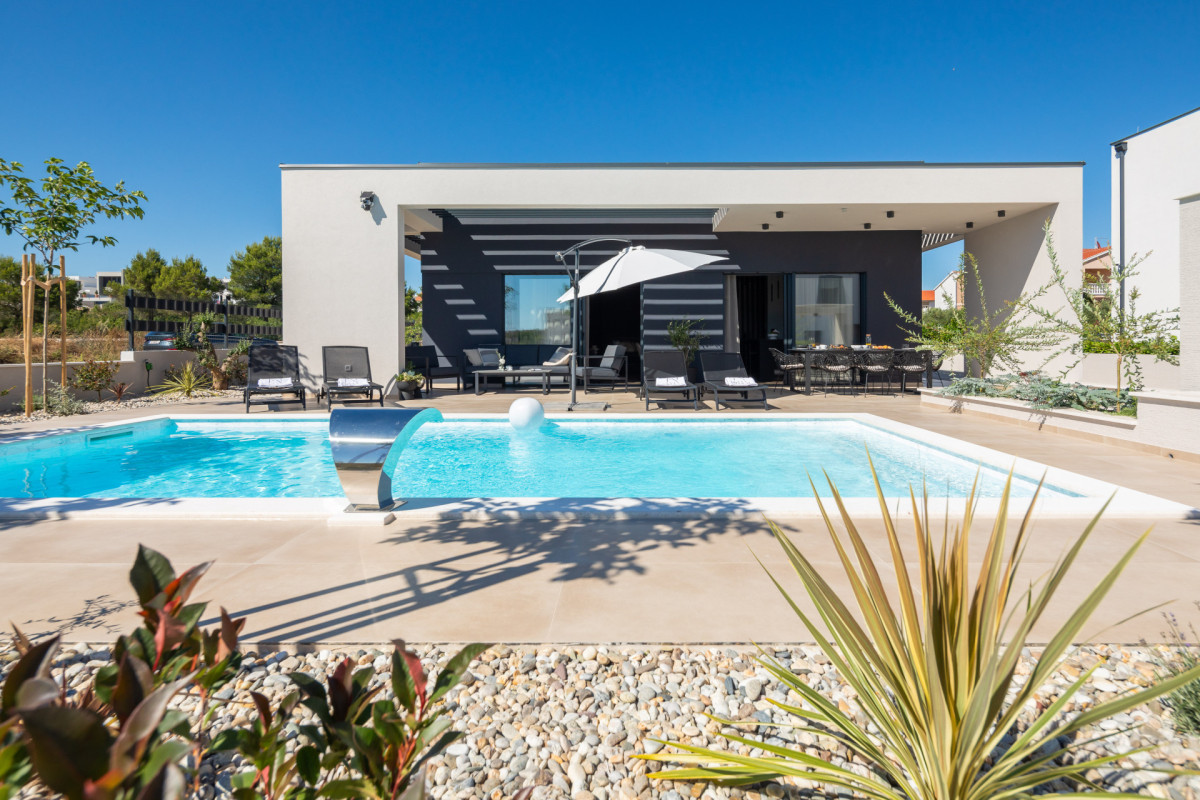 Villa M