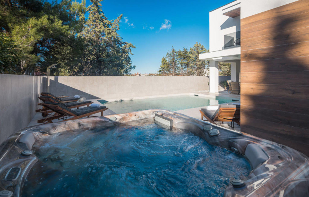 Villa Luxor