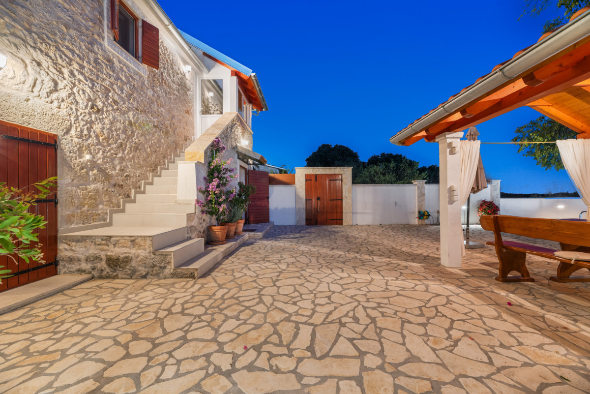 Villa Grandfather's Courtyard