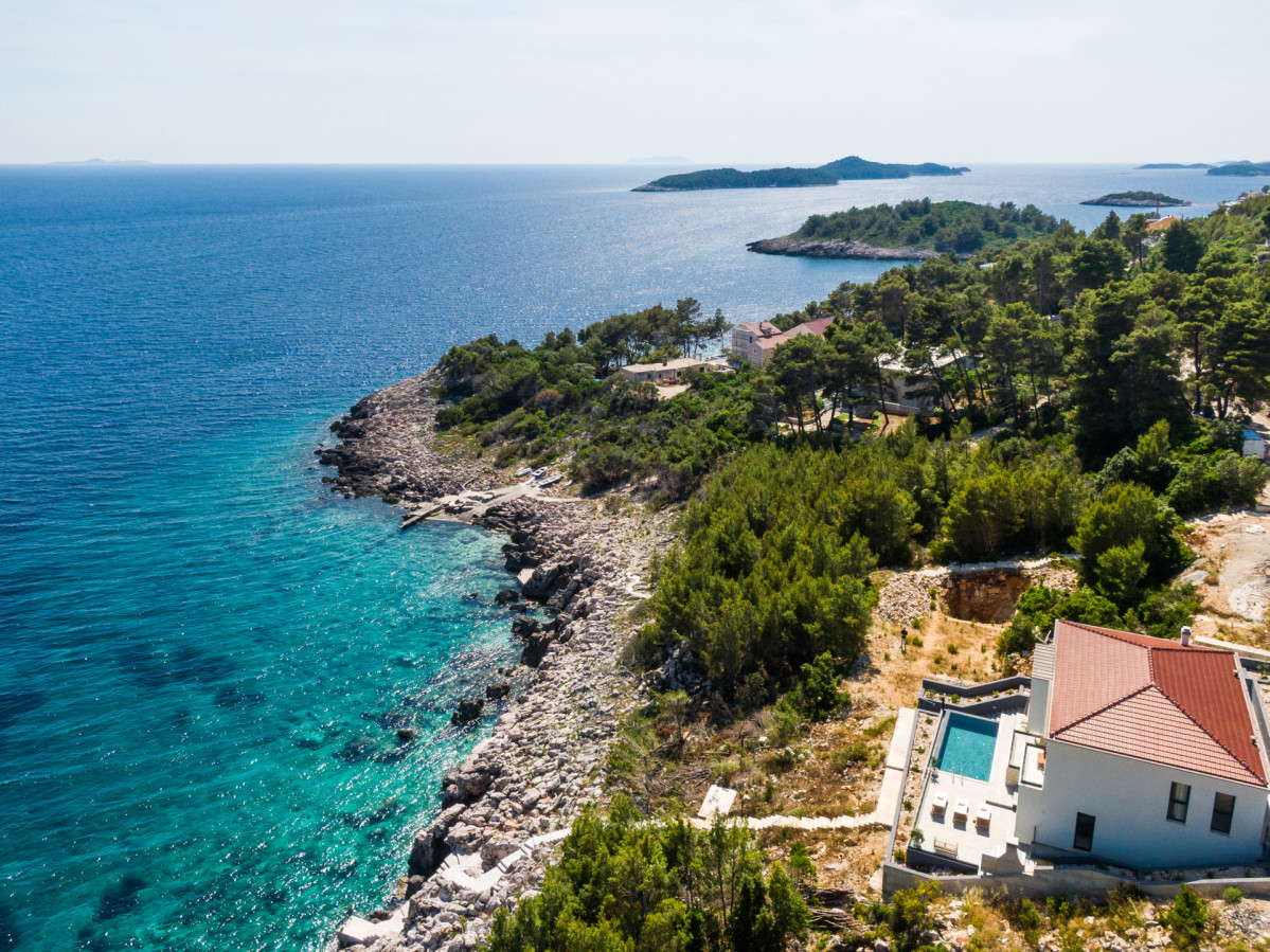 Villa White House