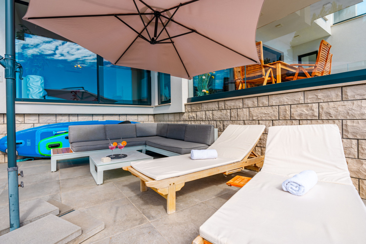 Villa White House