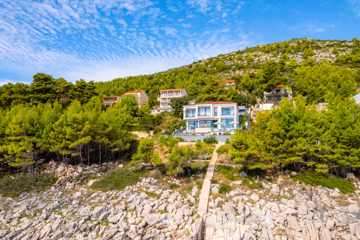 Villa White House