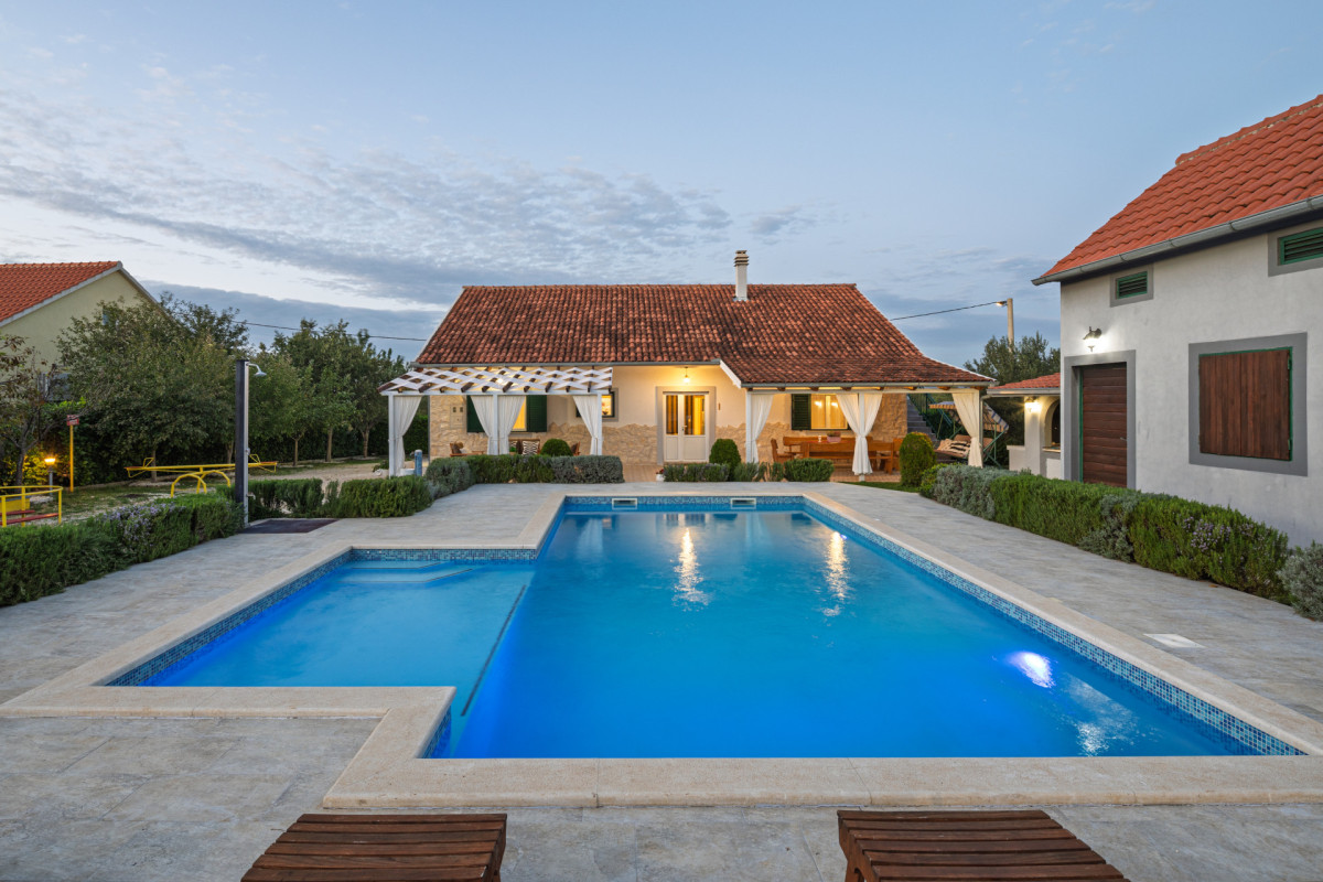 Villa Mirkov san