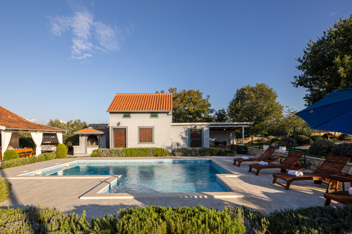 Villa Mirkov San
