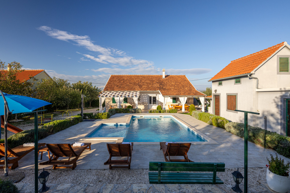 Villa Mirkov San
