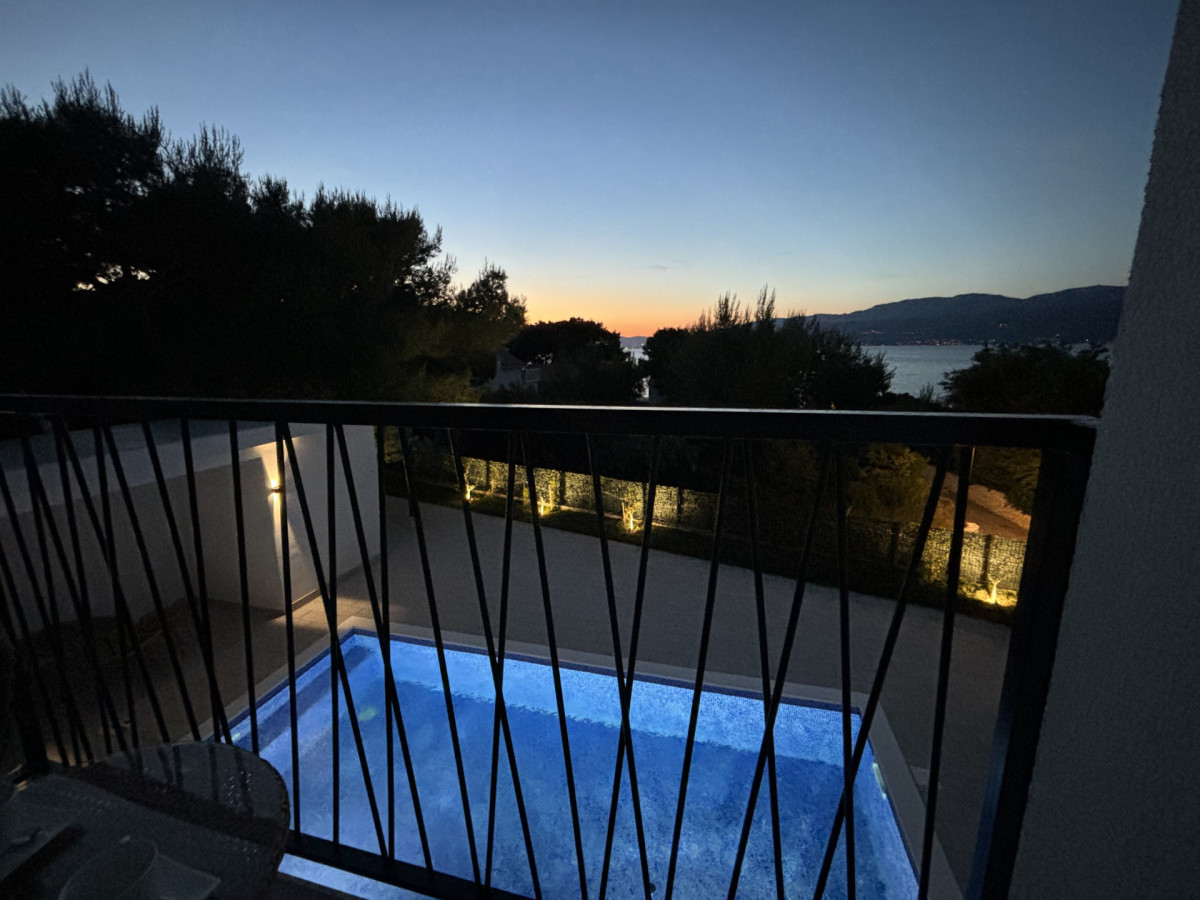 Villa White
