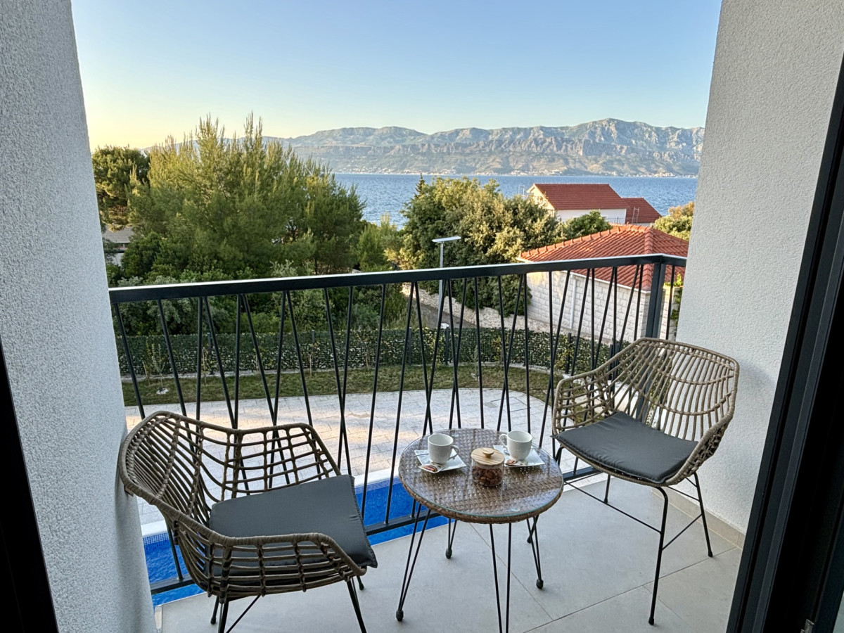 Villa White
